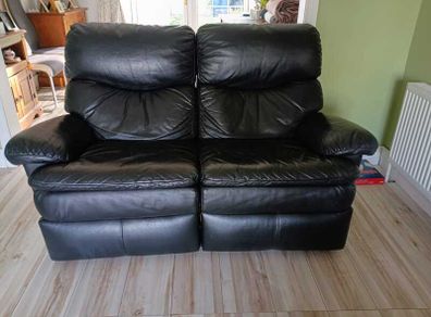 Leather 2 seater recliner and 1 seater