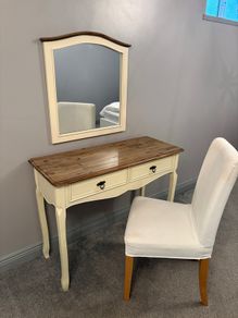 dressing table