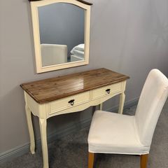 dressing table