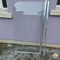 Bath shower screen