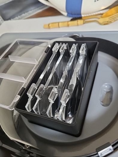 Magnifying visor