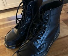 Dr.Marten Boots