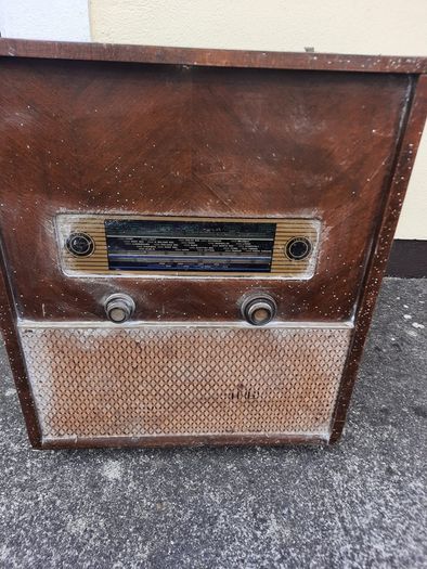antique radio