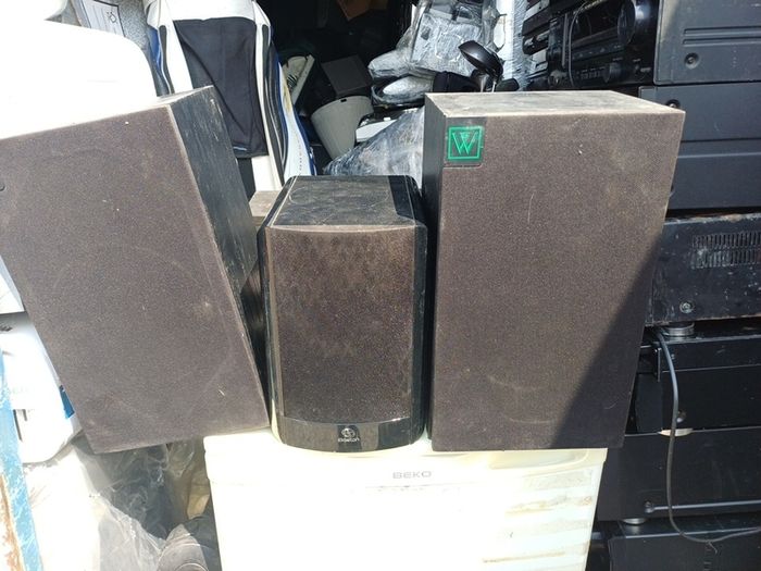 4 Speakers job lots