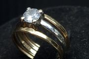 Vintage 375 Gold Ring with Clear Stone