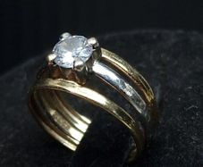 Vintage 375 Gold Ring with Clear Stone