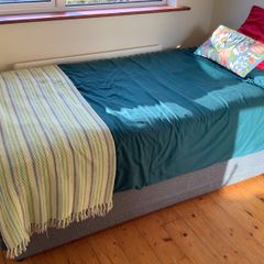 Divan bed with legs and mattress