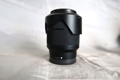 Sony 28-70mm f/3.5-5.6 OSS Kit Lens (Front/Rear Caps + Hood)