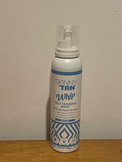 Skinny Tan self tanning whip in medium