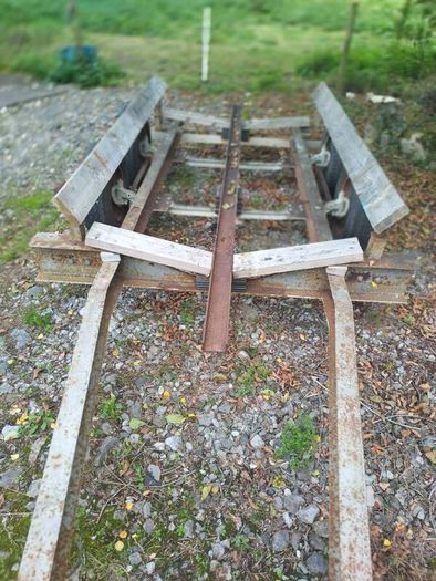 large boat trailer up to about 30ft capacity