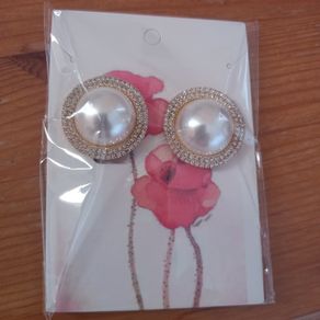 Clip on earrings