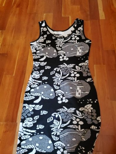 Black & White Pattern Knit Dress Size