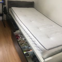 Free storage bed