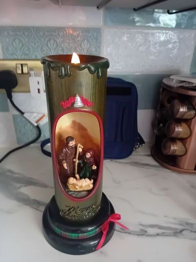 Light Up Christmas  Candle Crib