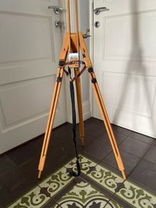 Easel