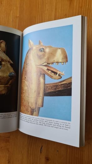 Tutankhamen. Penguin Book. VINTAGE FIRST EDITION 1965. Paperback In Good Condition.