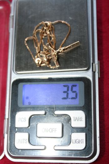 9ct Yellow Gold 375 Pendant Cross on a 9ct Yellow Gold 375 Chain Necklaces 3,5g