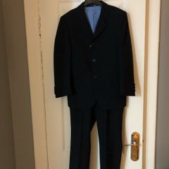 Boys navy suit age 5 reduced