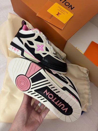 Louis Vuitton Pink & black skates