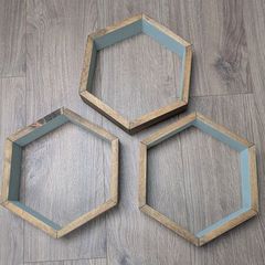 Wall decor, Shelf