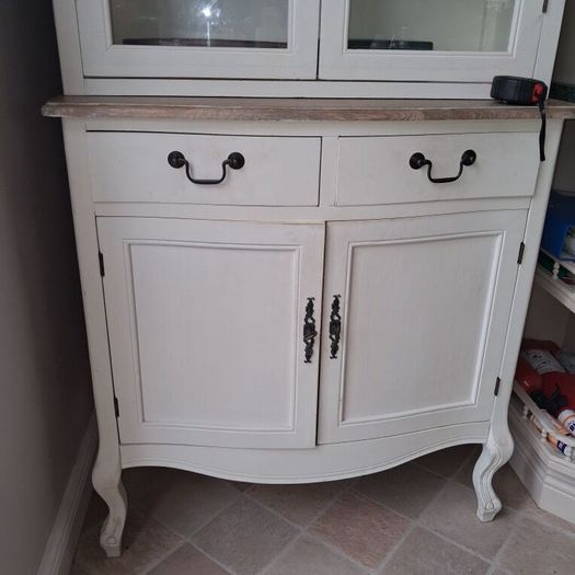 Side board / dresser