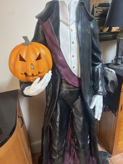Halloween statue