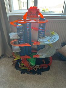 2 Hot Wheels Tracks: Garage Trex + Dragon