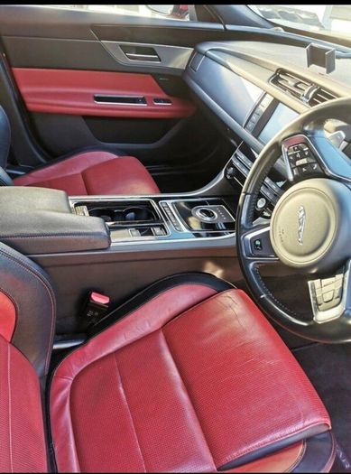 2018 Jaguar XF R-Sport