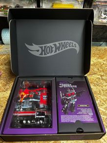 Transformers Nemesis Prime Hot Wheels
