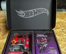 Transformers Nemesis Prime Hot Wheels