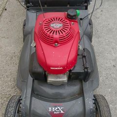 Honda HRX537 self drive lawnmower with 23 inch mulching plastic deck, in good condition. Sold as you seen