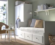 Ikea bed extendable with storage in perfect condition