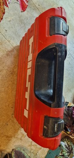 Hilti battery combi drill and impact driver kit