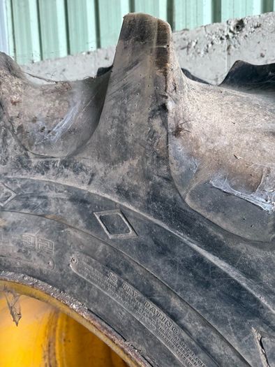 Goodyear 30.5L - 32 Special Sure Grip TD8