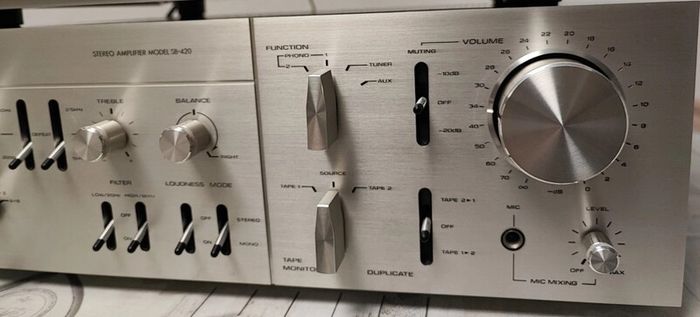 Set From 1977 Amplifier TOSHIBA SB-420 + Tuner Toshiba ST 420, exelent condition, working good.