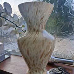 gold vase