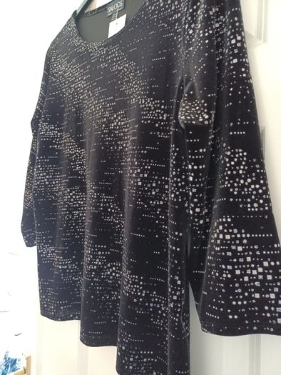 top..dressy or party top...ideal for Christmas