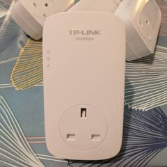 4x TP-Link AV2000 Gigabit Passthrough Powerline Adapters (TL-PA9020P) - 2 Kits