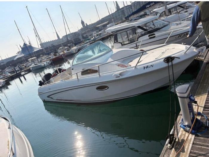 Beneteau flyer 750.