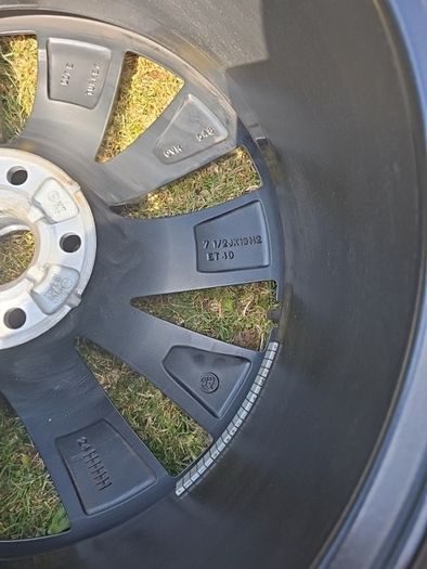 skoda  kodiak alloy wheel.l.no scratch,  no damaged.tyre perfect 95%