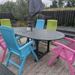 Colourful Solid-Wood Garden Table, 6 Reclining Chairs & Parasol