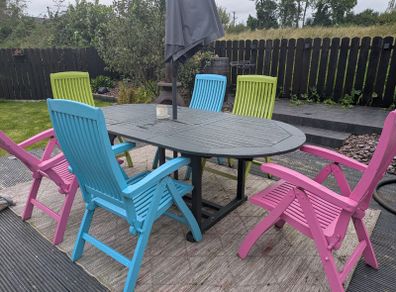Colourful Solid-Wood Garden Table, 6 Reclining Chairs & Parasol