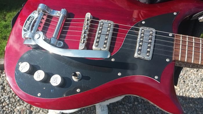 Gretsch electric guitar, case, fully working,  D18