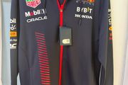 RedBull F1 Castore branding jacket hooded (NEW)