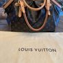 women bag Image 2