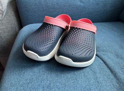 crocs