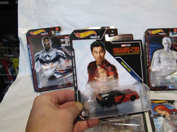 Hot Wheels MARVEL Character Diecast Cars Complete Set Of 8 Brand New Sealed