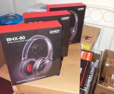 Lindy BNX-80 Wireless Hybrid Noise Cancelling Headphone