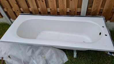 Bath tub