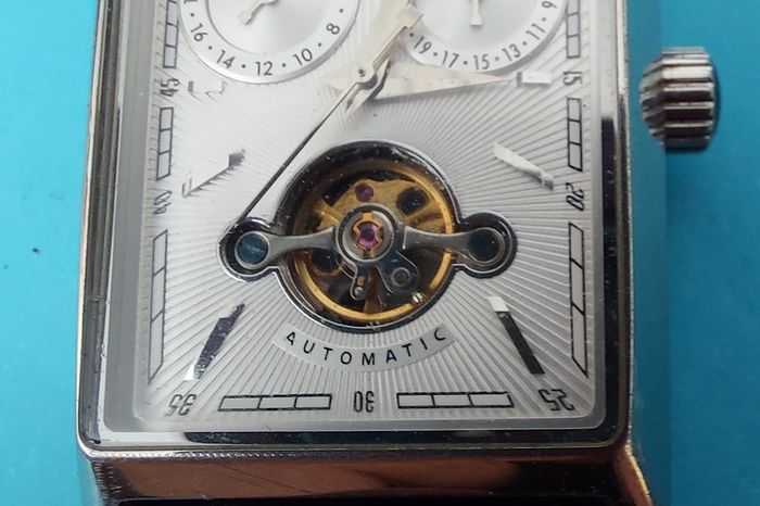 HUGO BOSS  Automatic  Mens Swiss Made Wristwatch (works Perfectly)